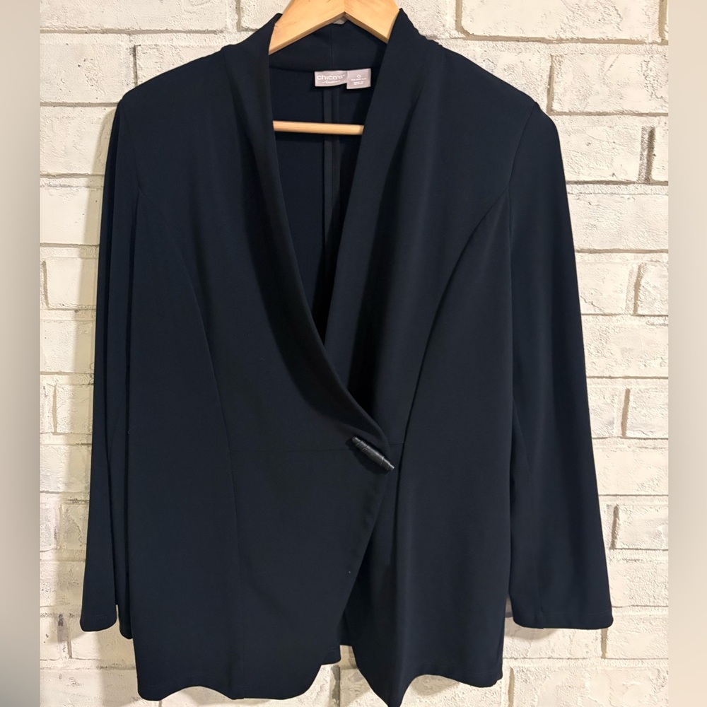 CHICO’S Travelers O size 4/6 Black Jacket. Excellent condition.